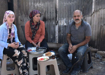 İzmir'deki yangında evleri yananlar, yaşadıklarını anlattı