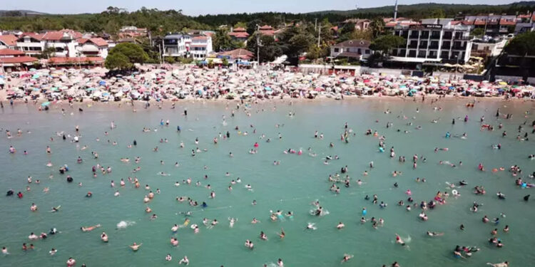 Kandıra'da Akdeniz sahillerini aratmayan manzaralar