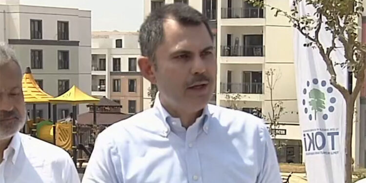 Karşıyaka'daki yangında 43 binada hasar tespit ettik