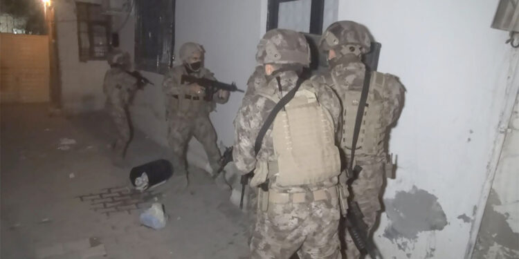 Şanlıurfa'da torbacı operasyonu; 41 gözaltı