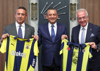 Özgür Özel Ali Koç ile görüştü