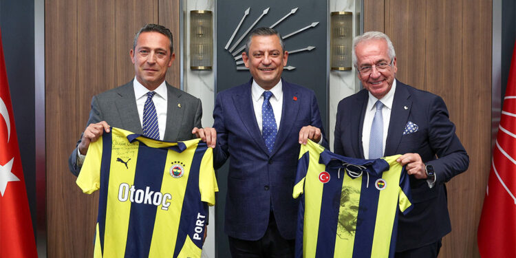 Özgür Özel Ali Koç ile görüştü