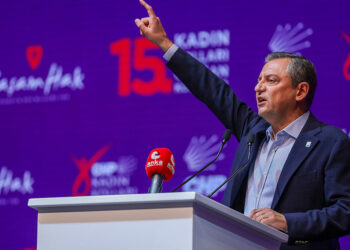 CHP milletvekili ve belediye başkanlarının yarısını kadın yapacağız