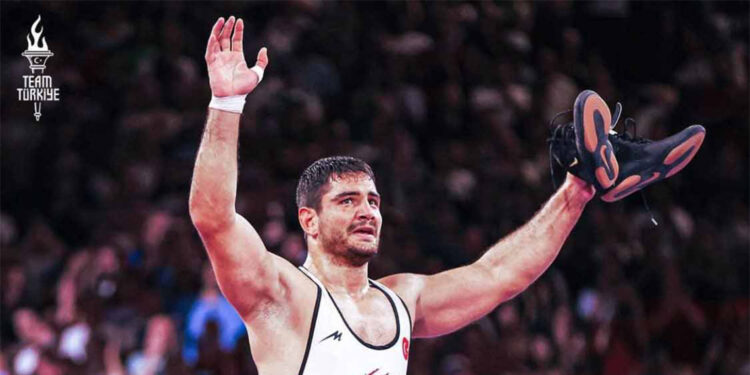 Taha Akgül sporculuk kariyerini sonlandırdı