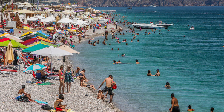 En çok turist ağırlayan dördüncü ülkeyiz