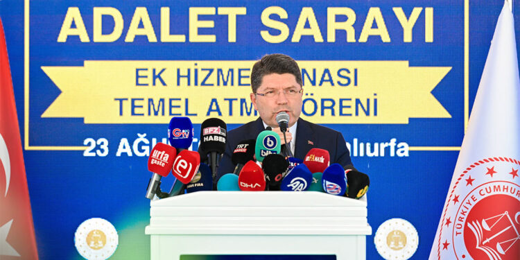 Vesayetçi ruhtan arındırılmış bir anayasa hedefliyoruz