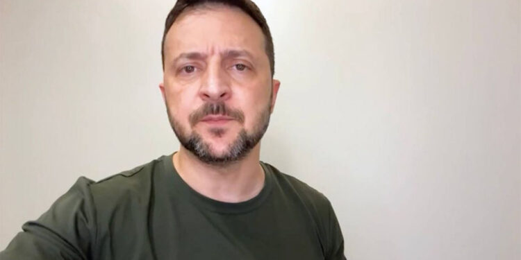 Ukrayna'nın Rus işgalciye karşı saldırı yapması gerekiyor