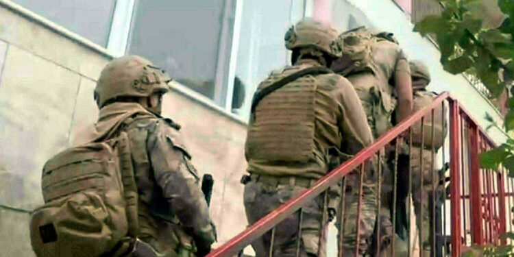 11 ilde FETÖ'nün TSK yapılanmasına operasyon: 12 gözaltı