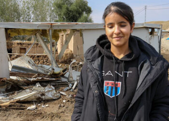 16 yaşındaki Zeynep, sele kapılmaktan son anda kurtuldu