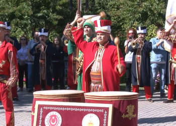 2024 yılının son mehteran gösterisi Yıldız Saray'ında ilgiyle izlendi
