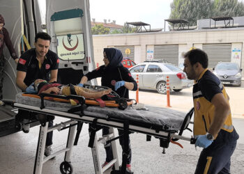2'nci kattan düşen bebek ağır yaralandı