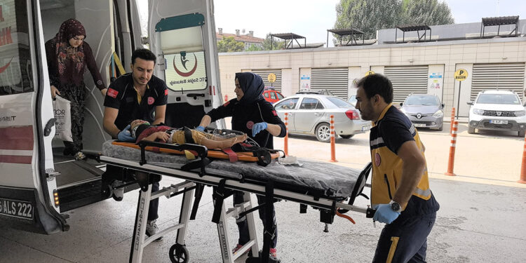 2'nci kattan düşen bebek ağır yaralandı