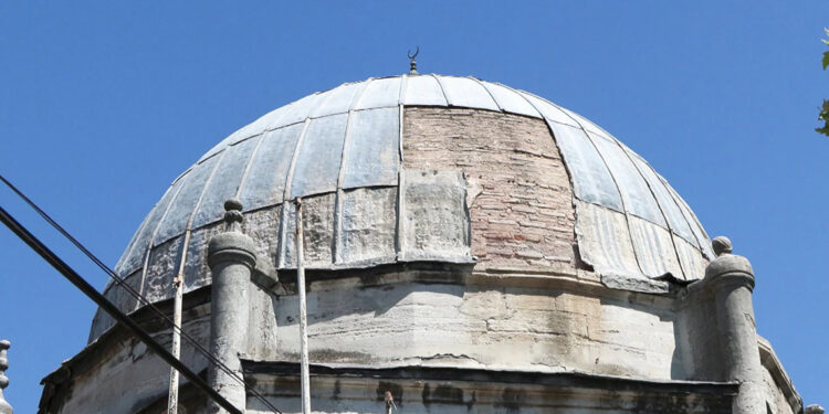 453 yıllık Gazi Ahmet Paşa Türbesi'ne acil restore çağrısı