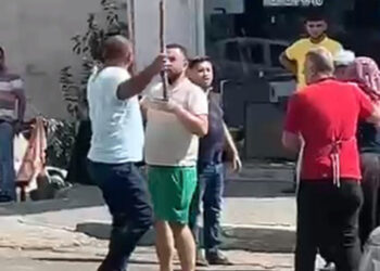 Adana'da trafikte sopalı kavga