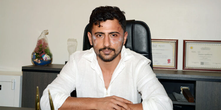 Diş hekimi muşta ile darbedildi