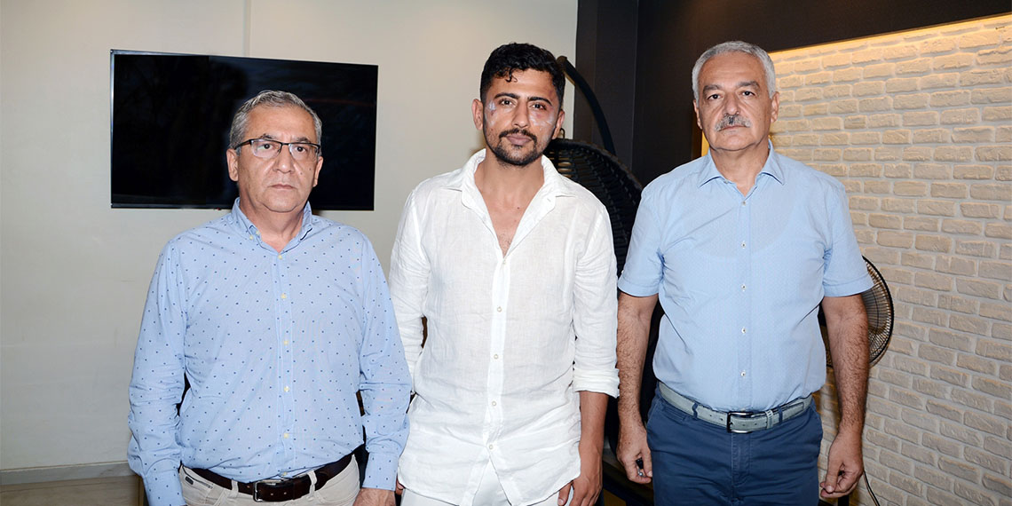 Adana’nın Ceyhan ilçesinde spor salonu işleten komşusu B.Ç., diş hekimi komşusu Muhammet Fatih Erkılınç’ı, “Sen benim husumetli olduğum kişinin diş tedavisini nasıl yaparsın” diyerek muşta ile darbetti.
