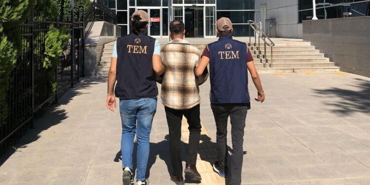 Adıyaman'da FETÖ/PDY operasyonu; 2 gözaltı