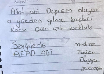 AFAD ekibine 'AFAD abi deprem oluyor, gitme bizleri koru' notu