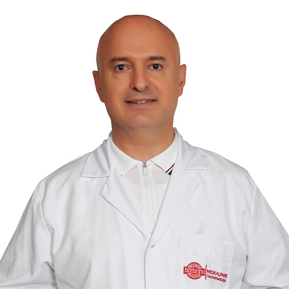 Plastik, Rekonstrüktif ve Estetik Cerrahi Uzmanı Prof. Dr. Yakup Çil, alın daraltma cerrahisi işleminin alın genişliği olan herkes için uygun olmayabileceğine dikkat çekti.