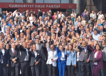 Özgür Özel, Kurultay delegeleri ile bir araya geldi