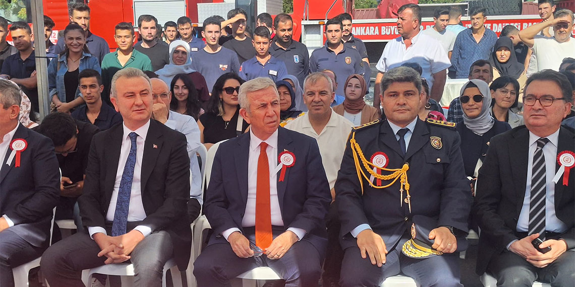 Ankara Büyükşehir Belediyesi (ABB) Başkanı Mansur Yavaş, "Ben Ankara halkına ve değerli mesai arkadaşlarımıza yeni bir müjde vermek istiyorum. Geçen hafta Çevre Bakanımızla görüştük. Biz 500 itfaiye eri daha talep etmiştik. Sanıyorum 300 itfaiye eri almamıza izin verecek" dedi.