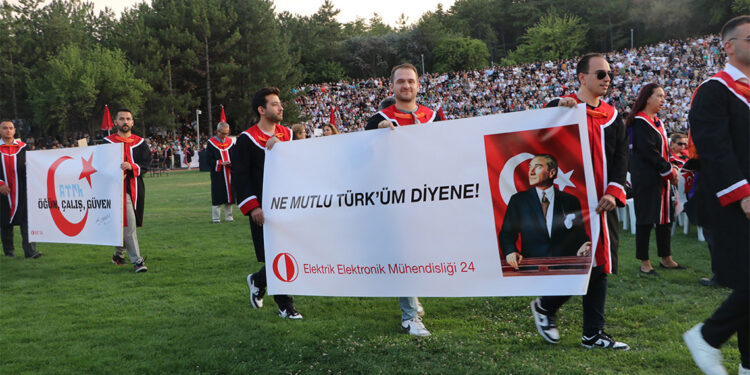 ODTÜ 2023- 2024 eğitim-öğretim yılı mezuniyet töreninde elektrik kesintisi