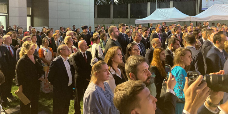 Ukrayna'nın bağımsızlığının 33'üncü yıl dönümü kutlandı