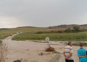 Adana'da sağanak sel ve taşkına yol açtı