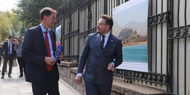 Ankara'da 'Paylaştığımız Ortak Kültür ve Değerler' sergisi açıldı