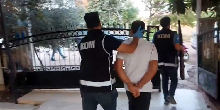 Antalya merkezli 6 ilde 'Kuyu-27' operasyonu: 32 gözaltı