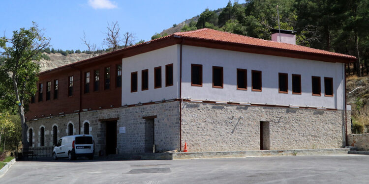 Asırlık Ali Bey Değirmeni, kahvaltı evi oldu