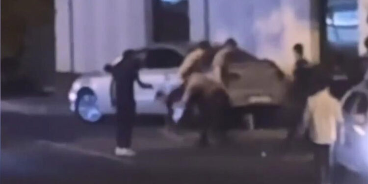 Avcılar'da denetim sırasında taşkınlık yapan 3 kişiye gözaltı