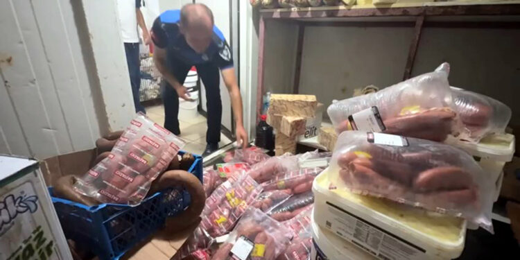 Avcılar'da gıda denetimi; iş yeri mühürlendi 