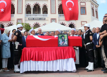 Ayşenur Ezgi Eygi'nin cenazesi Aydın'da son yolculuğuna uğurlandı