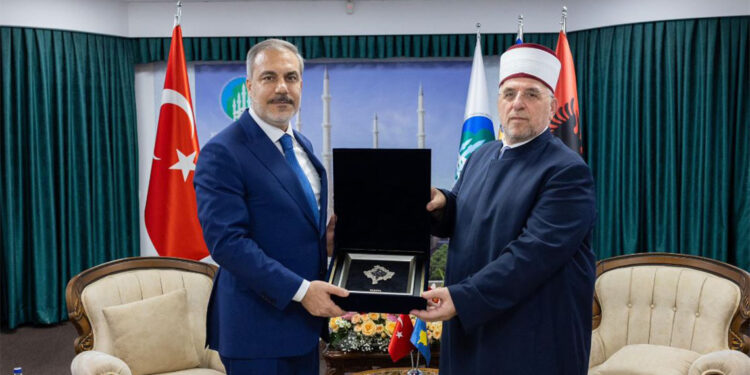 Hakan Fidan KİB Başkanı ile görüştü