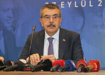 Bakan Tekin'den ilginç açıklama; Çocuklarımıza bilgi yüklemenin gereği yok