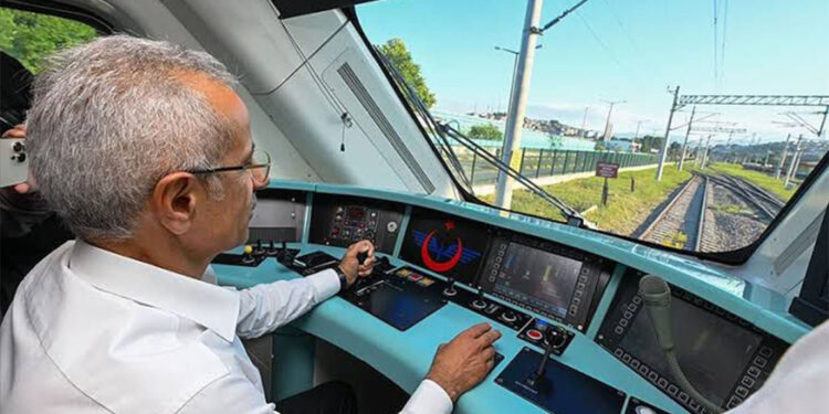 Adapazarı-Gebze bölgesel trenini 2,5 milyon yolcu kullandı