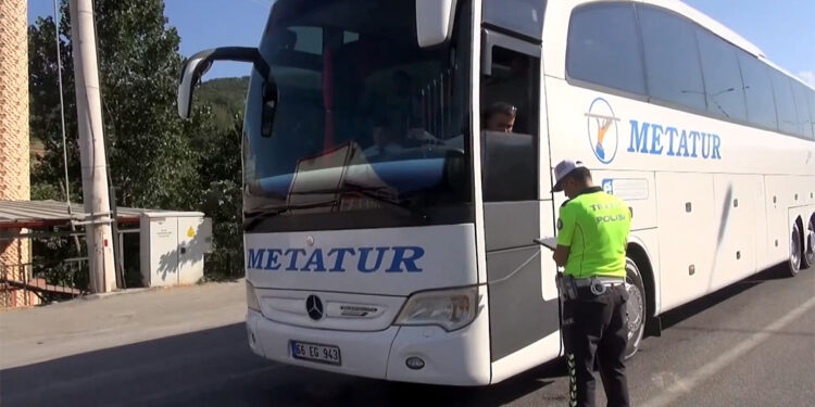 Yurt genelinde 2.4 milyon araç denetlendi