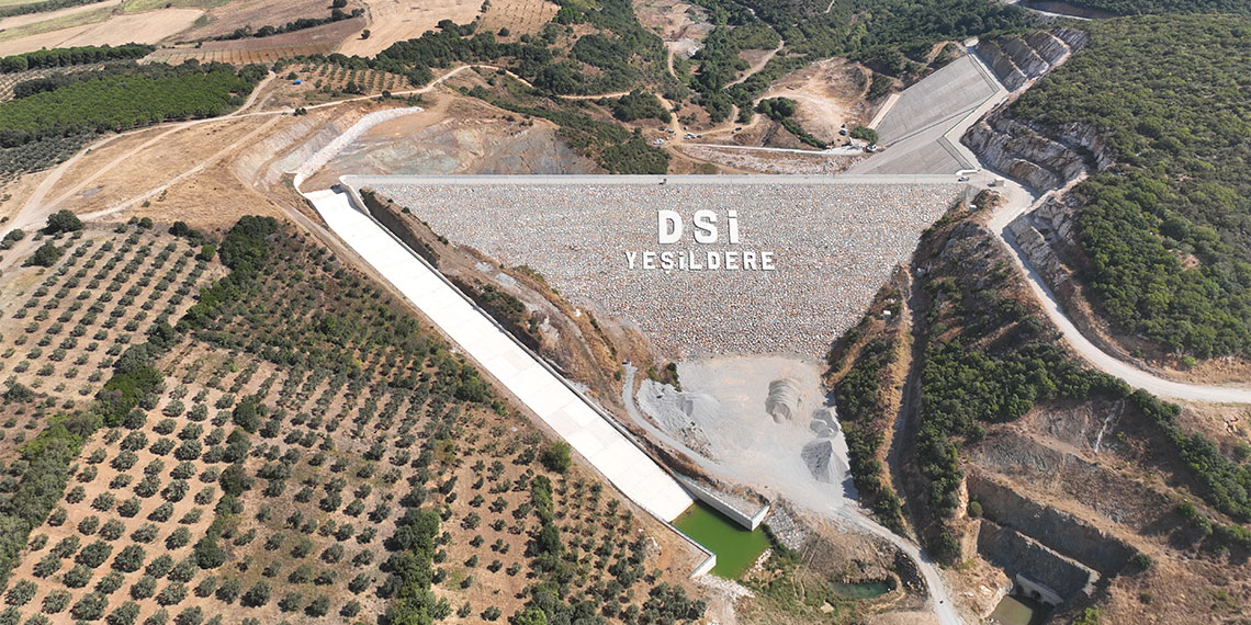 Tarım ve Orman Bakanı İbrahim Yumaklı, "Bursa'nın Karacabey ilçesinde inşa edilen Yeşildere Barajı tamamlandı, su tutma işlemi gerçekleşti" dedi.