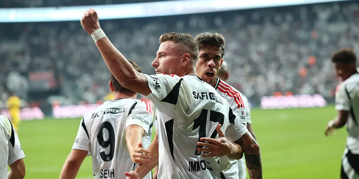 Süper lig’in 6’ncı haftasında eyüpspor’u 2-1 yenen beşiktaş 3 puanı uzatma dakikalarında aldı. Bu sonuçla beşiktaş puanını 13’e çıkardı.