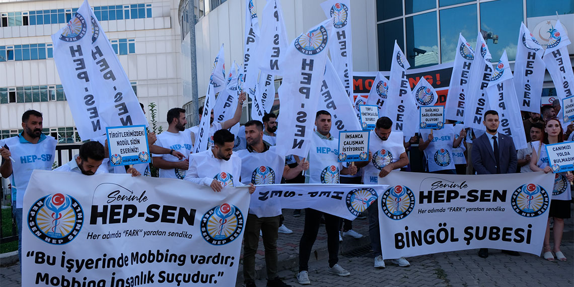 Hemşireler ve Tüm Sağlık Profesyonelleri Sendikası (HEP-SEN) Başkanı Yunus Şimşek, “Arkadaşlarımız radyasyonlu alanlarda istekleri dışında çalıştırılıyor. Sağlık çalışanları radyasyon tehlikesi altında” dedi.