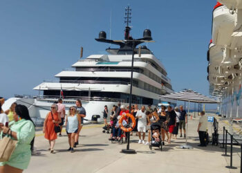 Bodrum'a 8 ay içerisinde kruvaziyerlerle 816 bin turist geldi