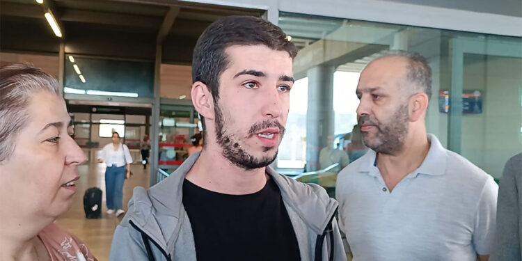 Bosna Hersek'te alıkonulan Deniz, memleketi Gaziantep'e geldi