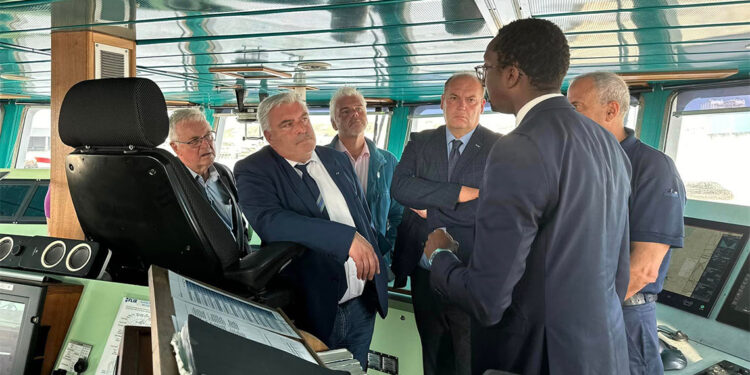 Boulogne-sur-Mer Belediye Başkanı kurtarma görevlilerini ziyaret etti