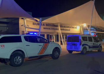 Feribotun tuvaletinde erkek cesedi bulundu