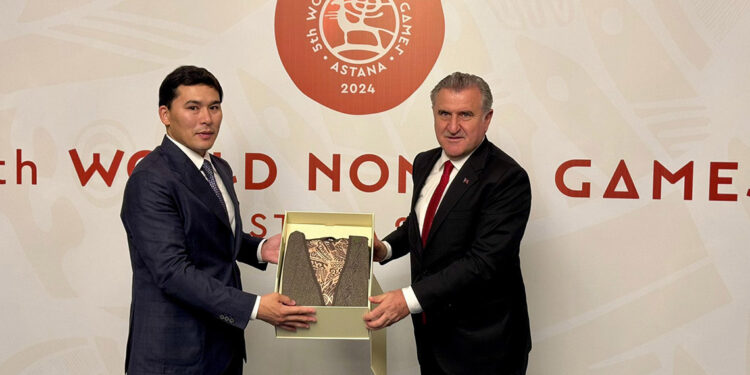 Bakan Bak, Kazakistan Spor Bakanı ile bir araya geldi