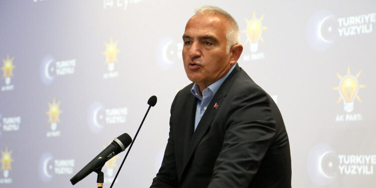 Bakan Ersoy: Şikayet etmek yerine çözüm üretmeyi görev biliyoruz