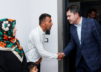 Bakan Kurum, 100 bininci deprem konutunda misafir oldu