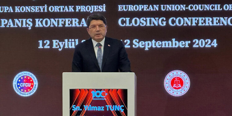 Bakan Tunç: Ayşenur'u katledenler hakkında soruşturma başlattık