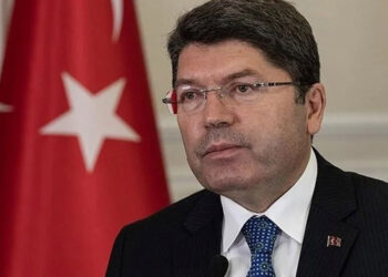 Bakan Tunç: Tüm darbeleri ve darbe girişimlerini lanetliyorum